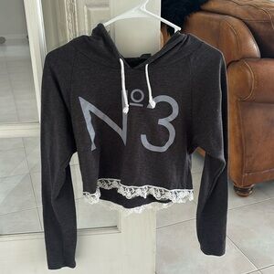 Long sleeve crop top